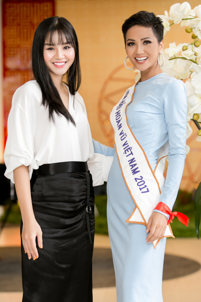 Hoa hậu H'hen Ni&ecirc; chung tay c&ugrave;ng người nhiễm HIV/AIDS
