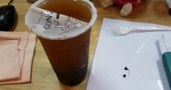 Tiêu dùng 72h: Thực hư câu chuyện có dị vật trong trà sữa Gongcha