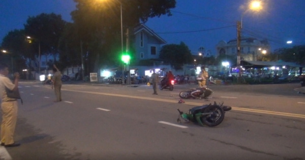 TP HCM: Hai xe máy va chạm, 3 người nhập viện cấp cứu