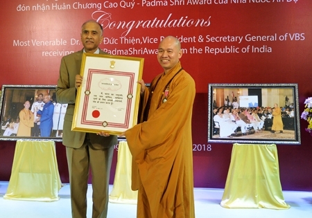 Hà Nội: Thượng tọa Thích Đức Thiện nhận huân chương Padma Shri Award của nhà nước Ấn Độ