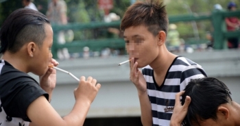 Tiêu dùng 72h: Cấm bán thuốc lá cho người chưa đủ 18 tuổi – Chẳng ai sợ vì chưa bị phạt