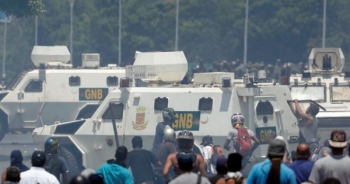 Lãnh đạo đối lập Venezuela tuyên bố đảo chính