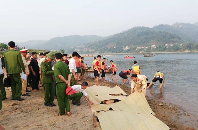 Thủ tướng Chính phủ chỉ đạo điều tra, làm rõ vụ 8 học sinh đuối nước thương tâm tại Hòa Bình