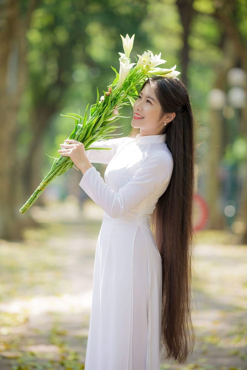 Ngẩn ngơ trước vẻ xinh đẹp của nữ sinh Văn hóa sở hữu mái tóc dài 1m35 - 4