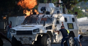 Xe bọc thép Trung Quốc sản xuất xuất hiện trong cuộc bạo động tại Venezuela