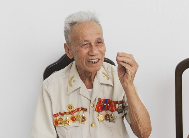Ông Hồ Viết Lý hồi tưởng về những ngày tham gia chiến dịch Điện Biên Phủ với tư cách là y tá trưởng Tiểu đoàn bộ binh.