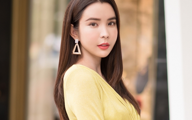Huỳnh Vy tiết lộ bản thân từng nhận nhiều lời mời khiếm nhã sau đăng quang hoa hậu