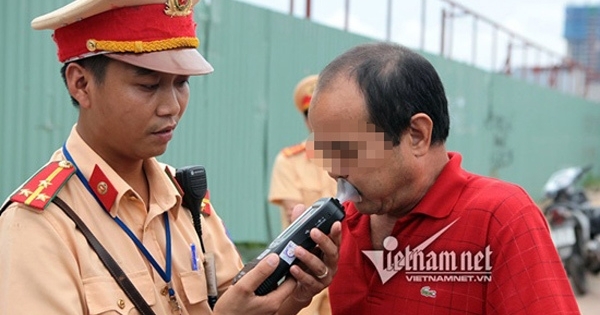 Lái xe say rượu: Đừng hy vọng đàn ông Việt tự giác