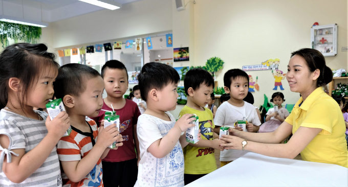Theo mục tiêu của đề án sữa học đường đến hết năm 2020 có khoảng 1,2 triệu trẻ mầm non và tiểu học ở Hà Nội được uống sữa học đường.