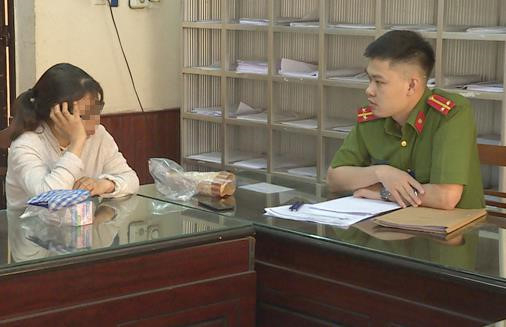 Trần Thị Huyền Trang tại cơ quan điều tra. Ảnh cơ quan công an cung cấp.