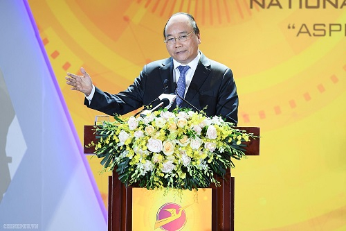 Thủ tướng Chính phủ Nguyễn Xuân Phúc phát biểu tại Diễn đàn quốc gia Phát triển doanh nghiệp công nghệ Việt Nam. Ảnh: VGP/Quang Hiếu