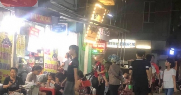 UBND phường Cửa Nam "xử lý không nổi" cửa hàng kinh doanh lấn chiếm vỉa hè