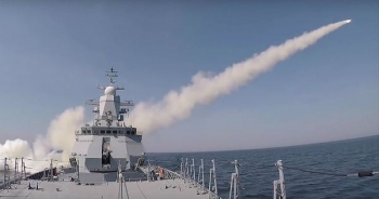 Tàu chiến Nga phóng tên lửa chống hạm, phá tàu chở hàng trong chưa đầy 3 phút