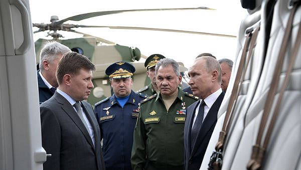 Tổng thống Nga thị sát hoạt động nâng cấp “máy bay ném bom mạnh nhất lịch sử