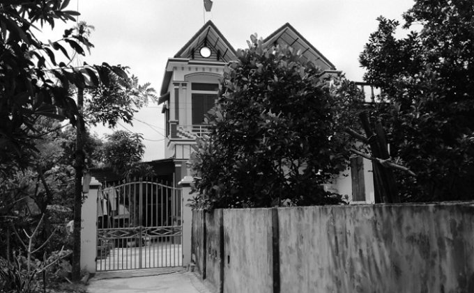 Căn nhà 2 tầng khang trang của bố ruột ông Nguyễn Duyên Hiệp – Phó Chủ tịch xã Hồng Việt.