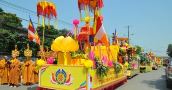 Ấn tượng hình ảnh diễu hành xe hoa, và nghi thức Phật giáo mừng Đại lễ Phật đản 2019 tại Hà Nội