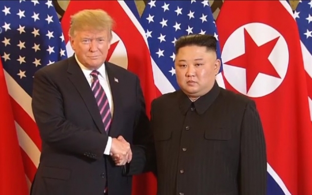 Thời khắc lịch sử Tổng thống Mỹ Donald Trump gặp Nhà lãnh đạo Triều Tiên Kim Jong-un tại Hà Nội