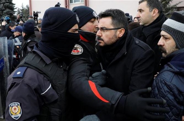 Thổ Nhĩ Kỳ bắt giữ 249 nhân viên Bộ Ngoại giao