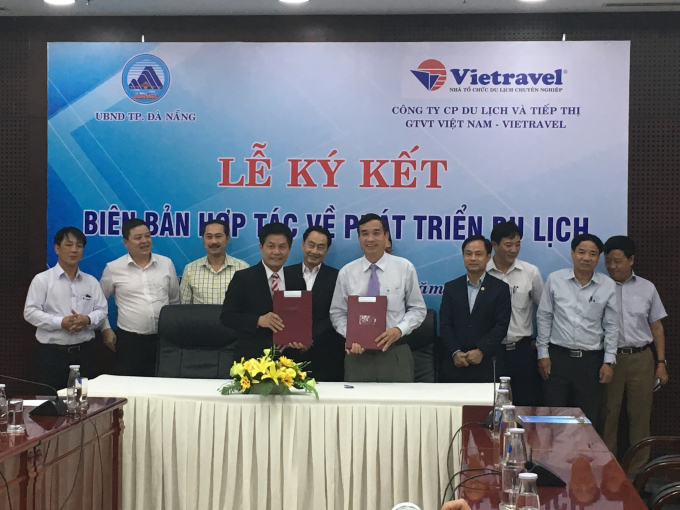 TP Đà Nẵng và Vietralvel thực hiện lễ ký kết phát triển du lịch.