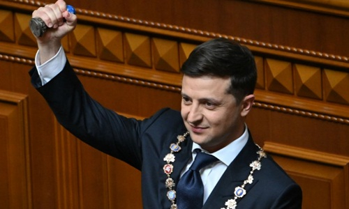 Tổng thống Ukraine Volodymyr Zelensky tuyên thệ nhậm chức hôm 20/5. Ảnh: AFP.