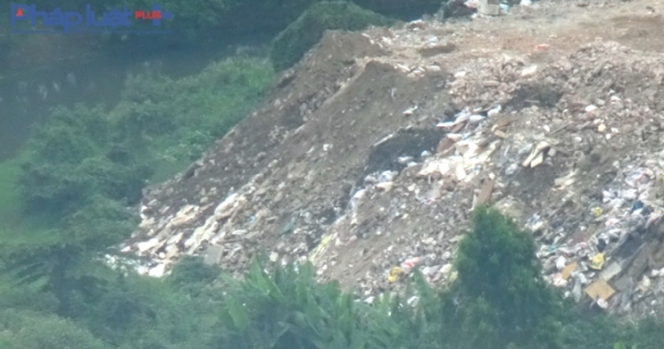 “Núi” phế thải cao như nhà tầng ở phường Xuân La: Công an quận Tây Hồ đã quyết liệt xử lý?