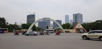 Vụ "xẻ thịt" công viên Cầu Giấy: Quận Cầu Giấy báo cáo gì lên TP Hà Nội?