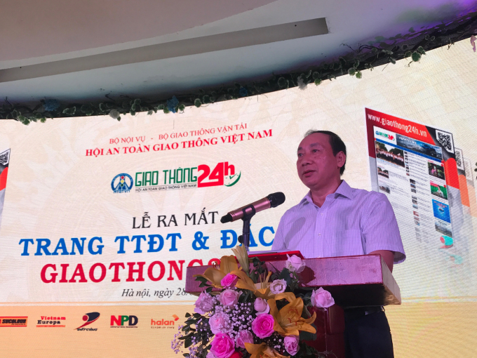 Ông Nguyễn Hồng Trường, Chủ tịch Hội ATGT Việt Nam phát biểu tại buổi lễ.