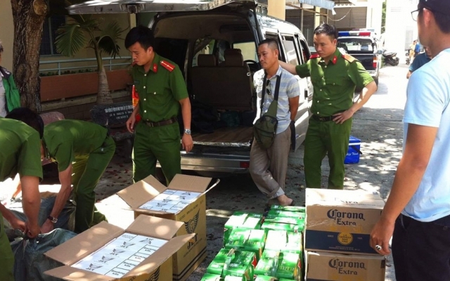 Đà Nẵng: Tạm giữ 2 đối tượng vận chuyển gần 5.000 bao thuốc lá lậu