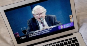 Tỷ phú Warren Buffett: Không nên đổ tiền vay để đầu tư lúc này