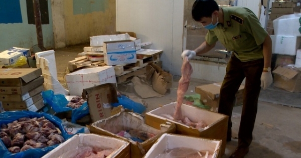 Bí ẩn về 6 tấn thực phẩm bẩn trong kho lạnh giữa lòng thủ đô Hà Nội