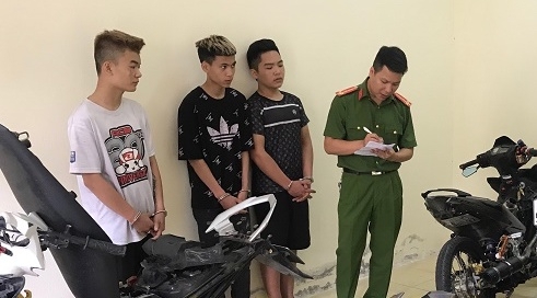 Ninh Bình: Bắt giữ 3 thanh niên "choai" trộm xe máy của du khách ở Tuyệt Tình Cốc