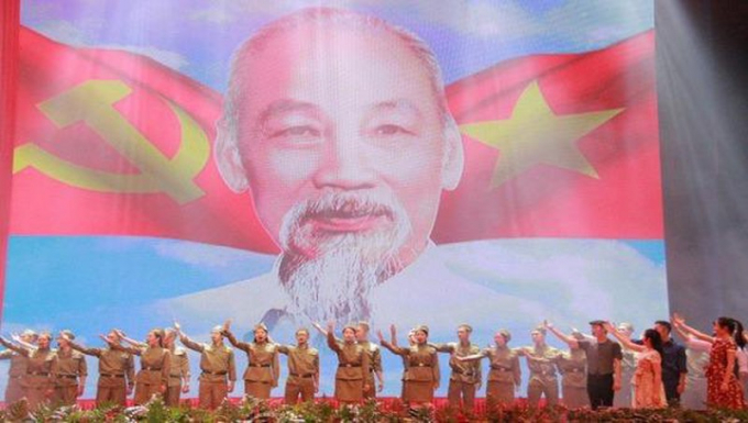 Hôm nay diễn ra mít tinh kỷ niệm 130 năm Ngày sinh Chủ tịch Hồ Chí Minh. Ảnh: VOV