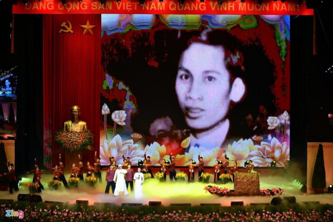 Chương trình nghệ thuật chào mừng ngày sinh Chủ tịch Hồ Chí Minh. Ảnh: Hoàng Hà.