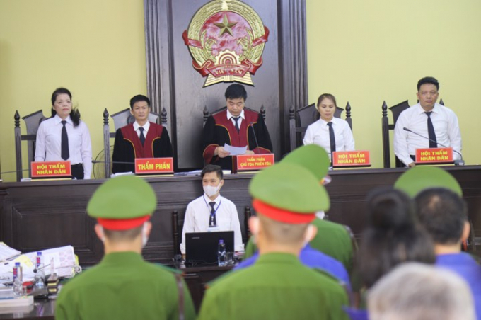 TAND tỉnh Sơn La đang xét xử vụ nâng điểm thi THPT Quốc gia năm 2018 (Ảnh Hữu Thắng).