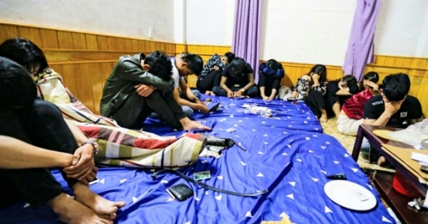 Lâm Đồng: Bắt quả tang nhóm thanh niên "phê" ma túy trong căn biệt thự