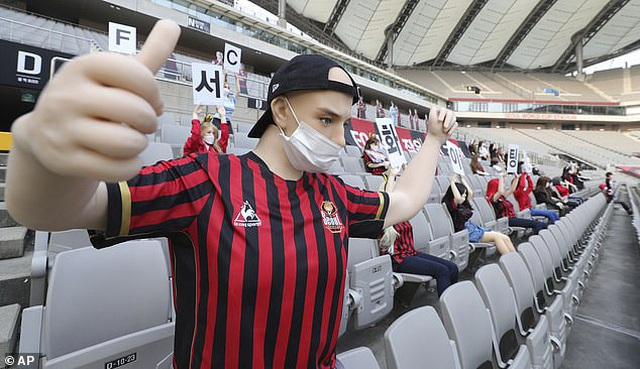 Hiện tại, các trận bóng tại Hàn Quốc đã bắt đầu diễn ra trở lại, nhưng khán giả chưa được phép vào sân