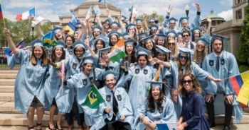 Mỹ siết chặt chương trình việc làm đối với sinh viên nước ngoài