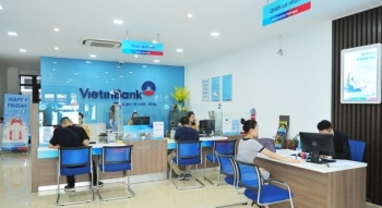 Hé lộ mức lương "khủng" của sếp Vietinbank