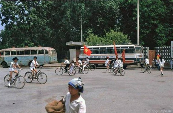 Những bức ảnh hiếm hoi về Hà Nội cuối thời kỳ bao cấp 30