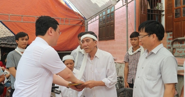 Chủ tịch tỉnh Nghệ An thăm hỏi, chia buồn với gia đình nam sinh viên quên mình cứu bạn