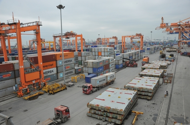 Tin kinh tế 7AM: Kim ngạch xuất nhập khẩu vượt mốc 200 tỷ USD; 3 tháng đầu năm 2021, Vietravel lỗ gần 73 tỷ đồng
