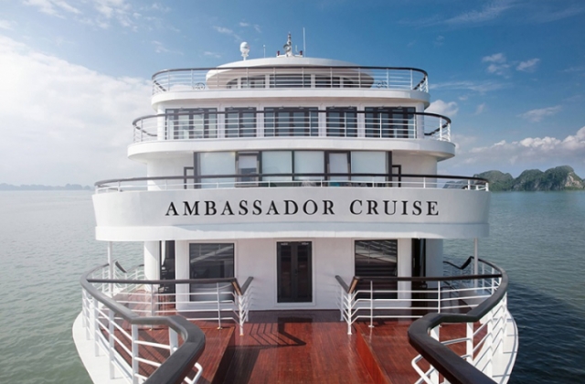 Quảng Ninh: Cách ly riêng biệt toàn bộ du khách và thuyền viên trên tàu du lịch Ambassador Cruisse