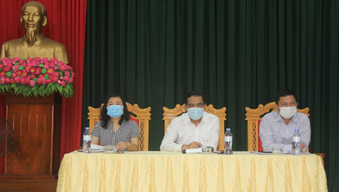 Chủ tịch UBND tỉnh Võ Trọng Hải và Phó Chủ tịch UBND tỉnh Lê Ngọc Châu chủ trì cuộc họp.