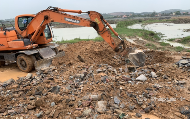 Công an tỉnh Bắc Giang phát hiện Công ty Khải Hồng Việt Nam chôn hàng tấn chất thải tại nơi thực hiện dự án