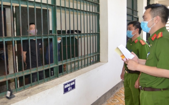 Cử tri đặc biệt tại điểm bầu cử Trại tạm giam Công an tỉnh Nghệ An