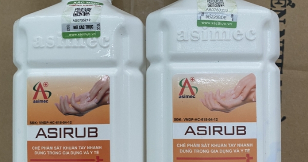 300 chai nước sát khuẩn tay giả mạo nhãn hiệu ASIRUB vừa bị thu giữ tại chợ thuốc Hapulico