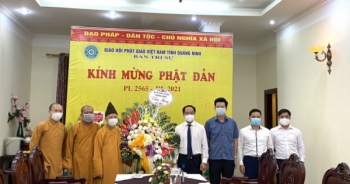 Thứ trưởng Vũ Chiến Thắng chúc mừng Hòa thượng Thích Thanh Quyết và Giáo hội Phật giáo Việt Nam tỉnh Quảng Ninh nhân dịp Đại lễ Phật đản