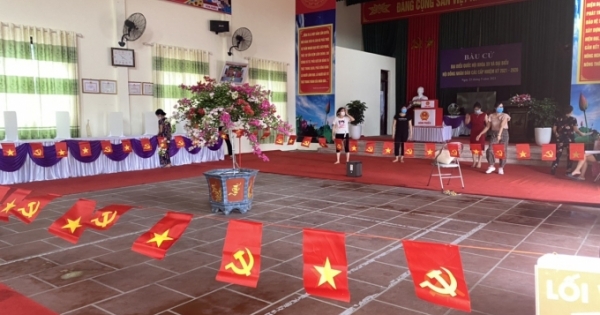 Bắc Ninh: Huyện Tiên Du rực rỡ cờ hoa trước ngày hội bầu cử