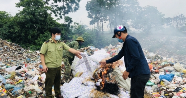 Vĩnh Phúc: Tiêu hủy hơn 4 nghìn gói băng vệ sinh giả mạo nhãn hiệu Ánh Dương