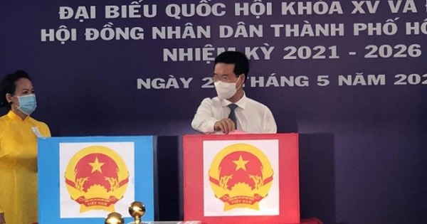Đồng chí Võ Văn Thưởng bỏ phiếu tại TP Hồ Chí Minh